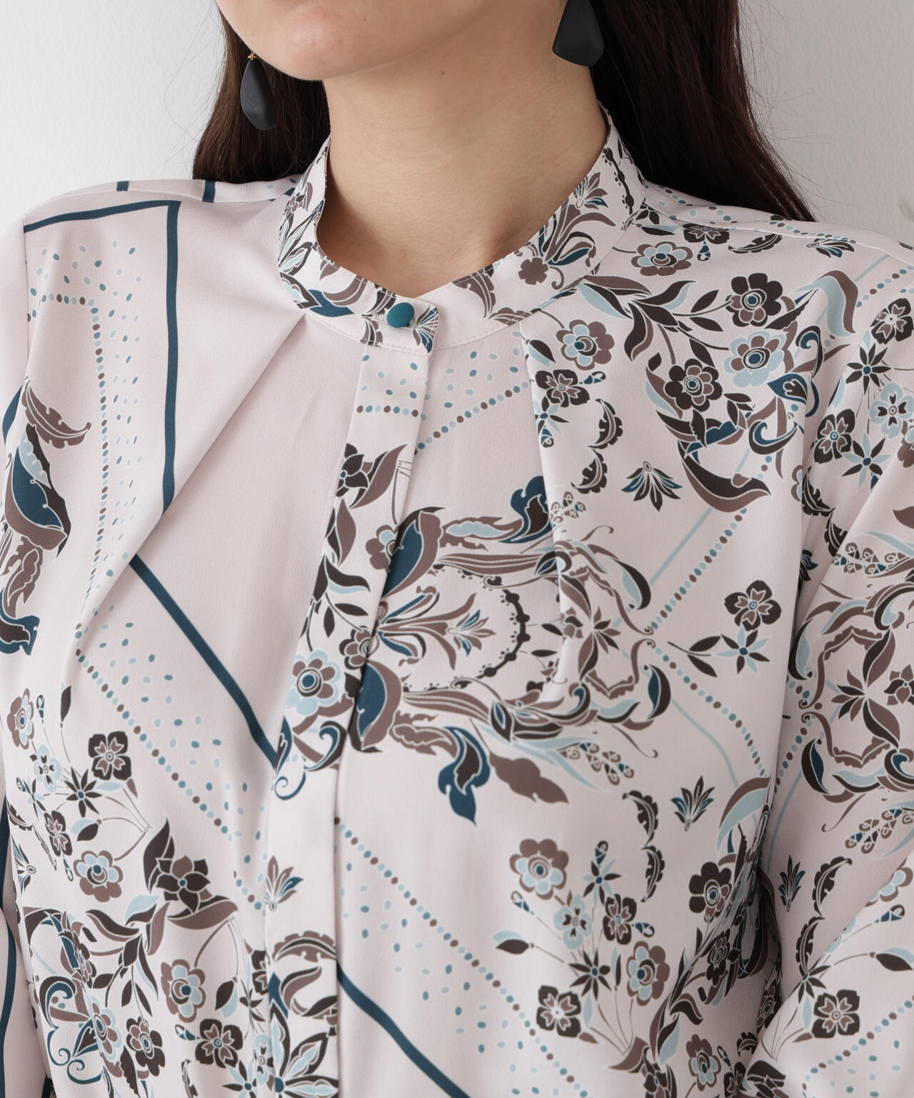 フローラルスカーフプリントブラウス