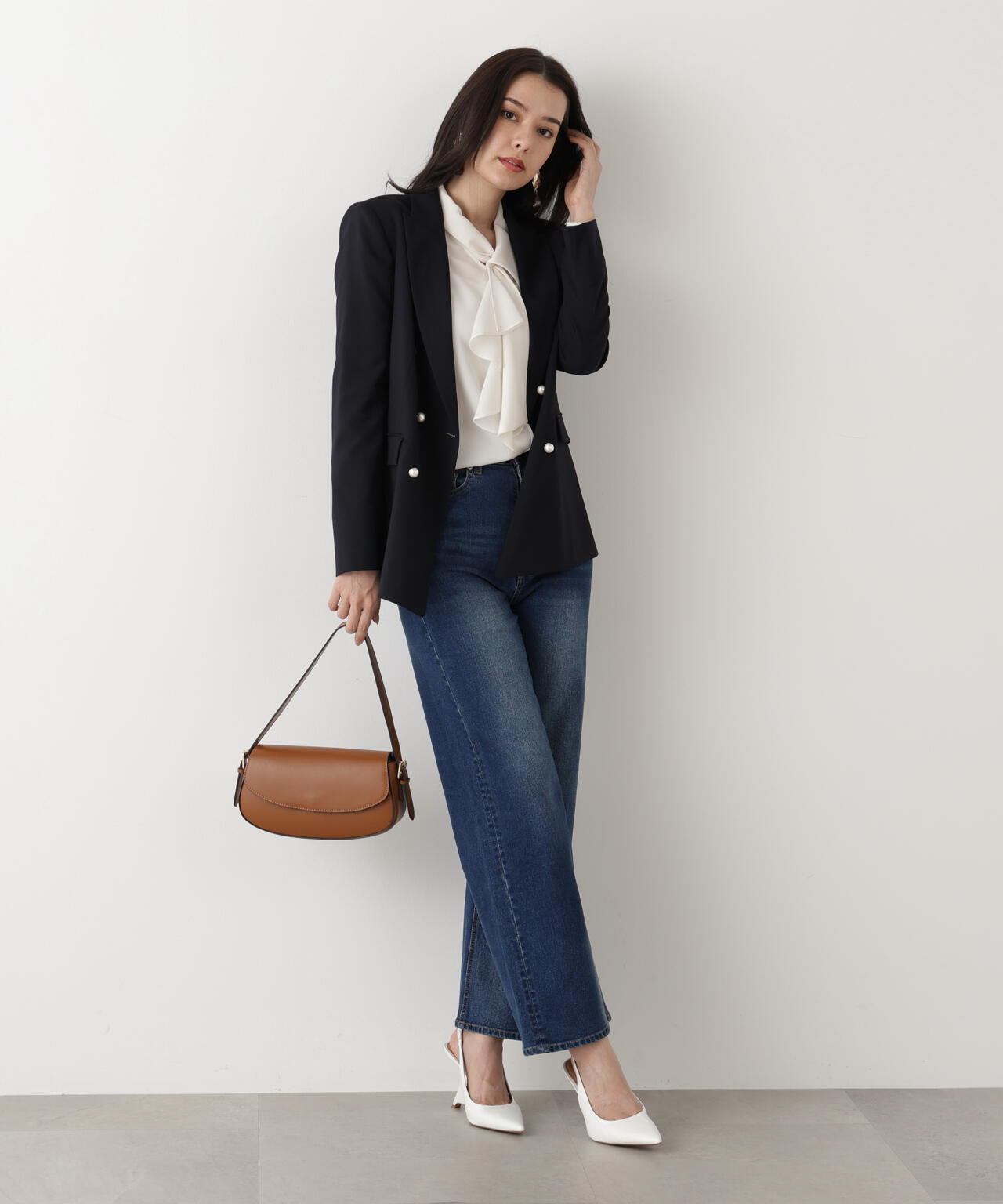 ラッフルボウタイブラウス