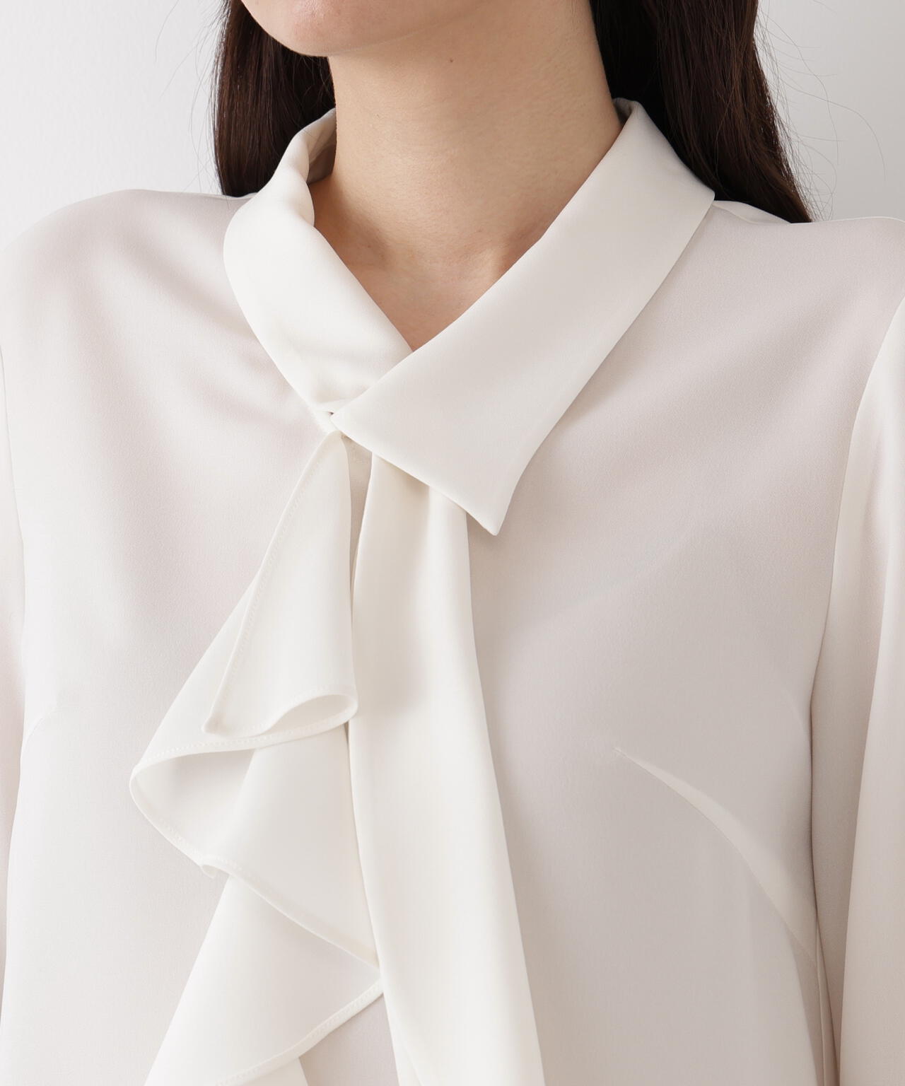 ラッフルボウタイブラウス