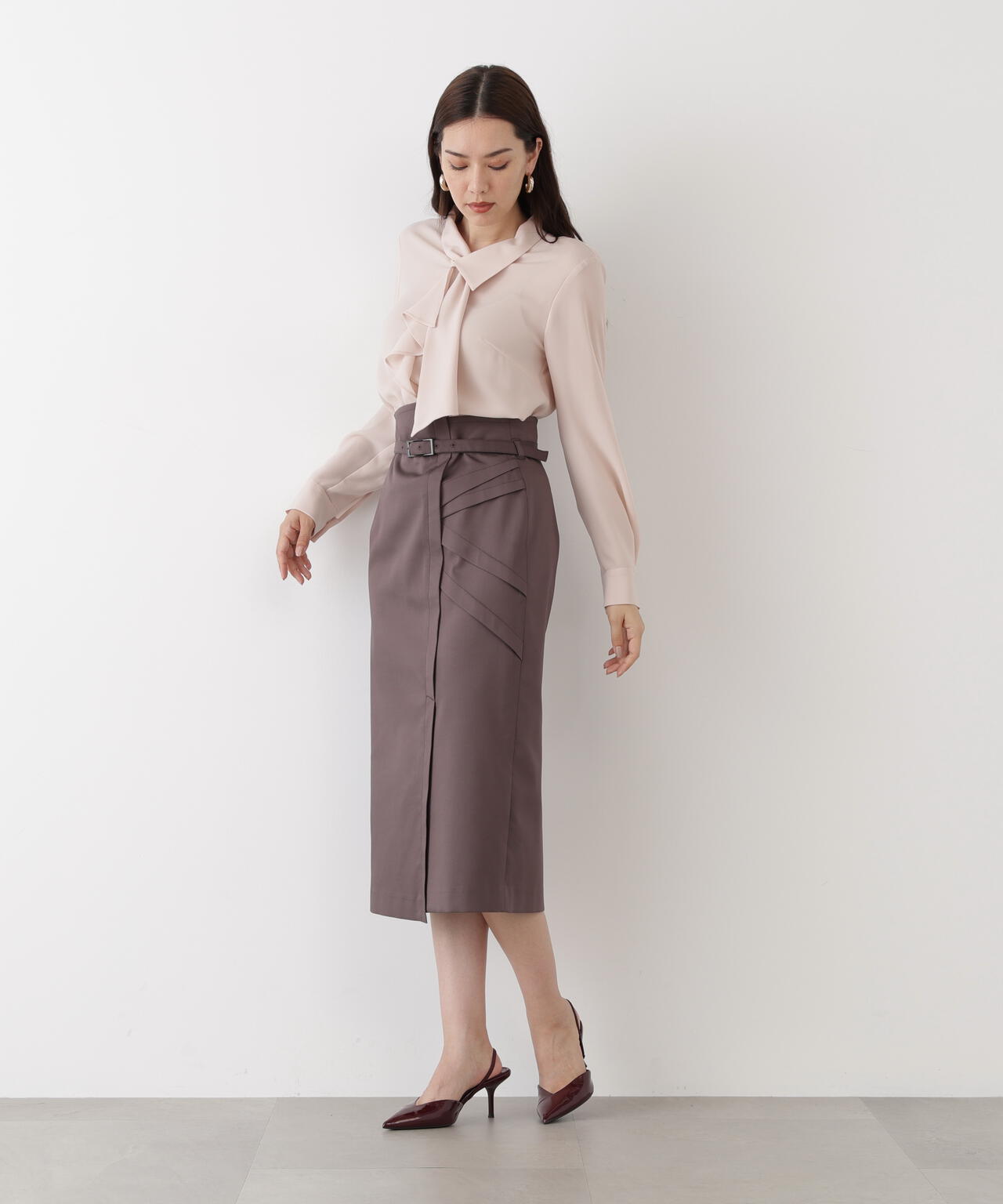 ラッフルボウタイブラウス