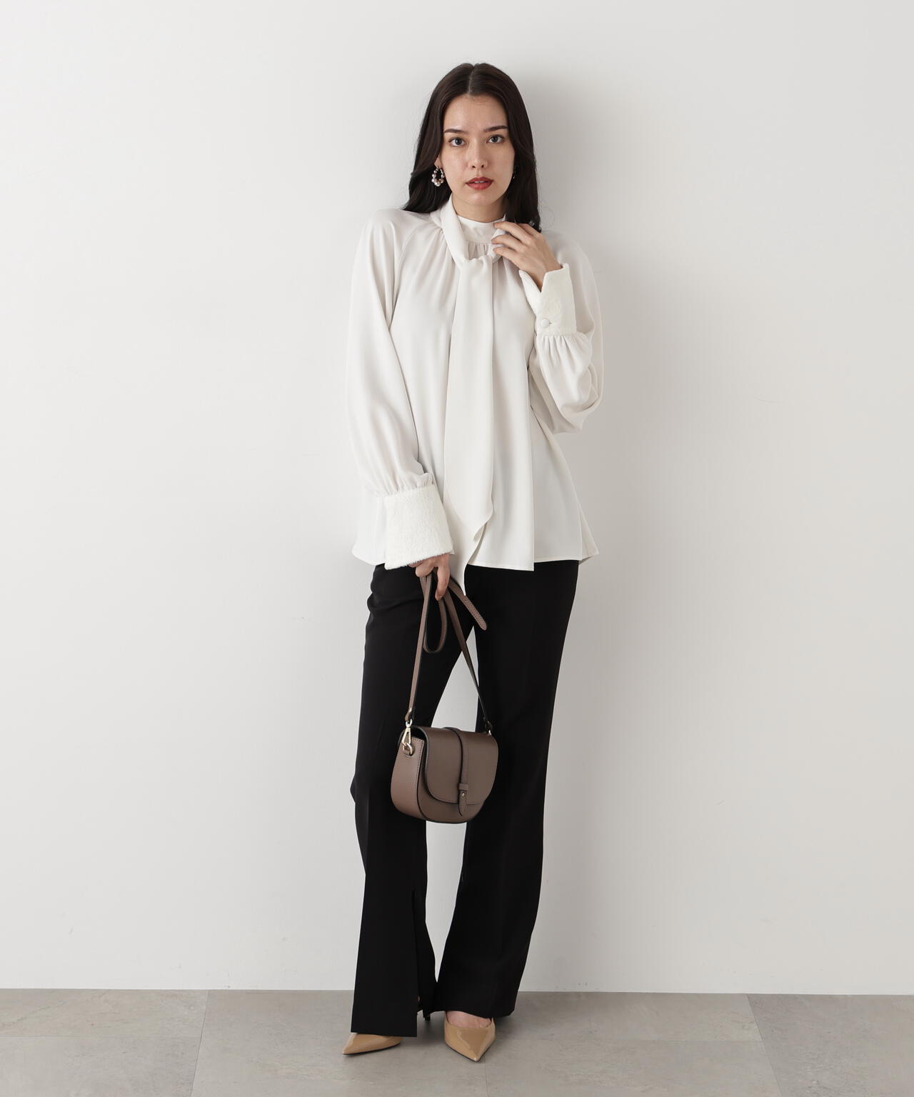 ジャギーカフスリボンブラウス