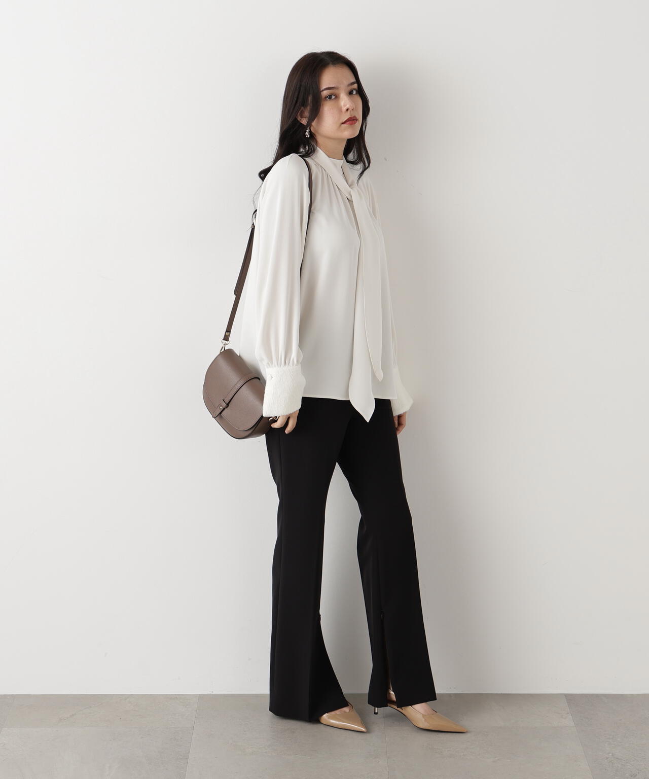 ジャギーカフスリボンブラウス