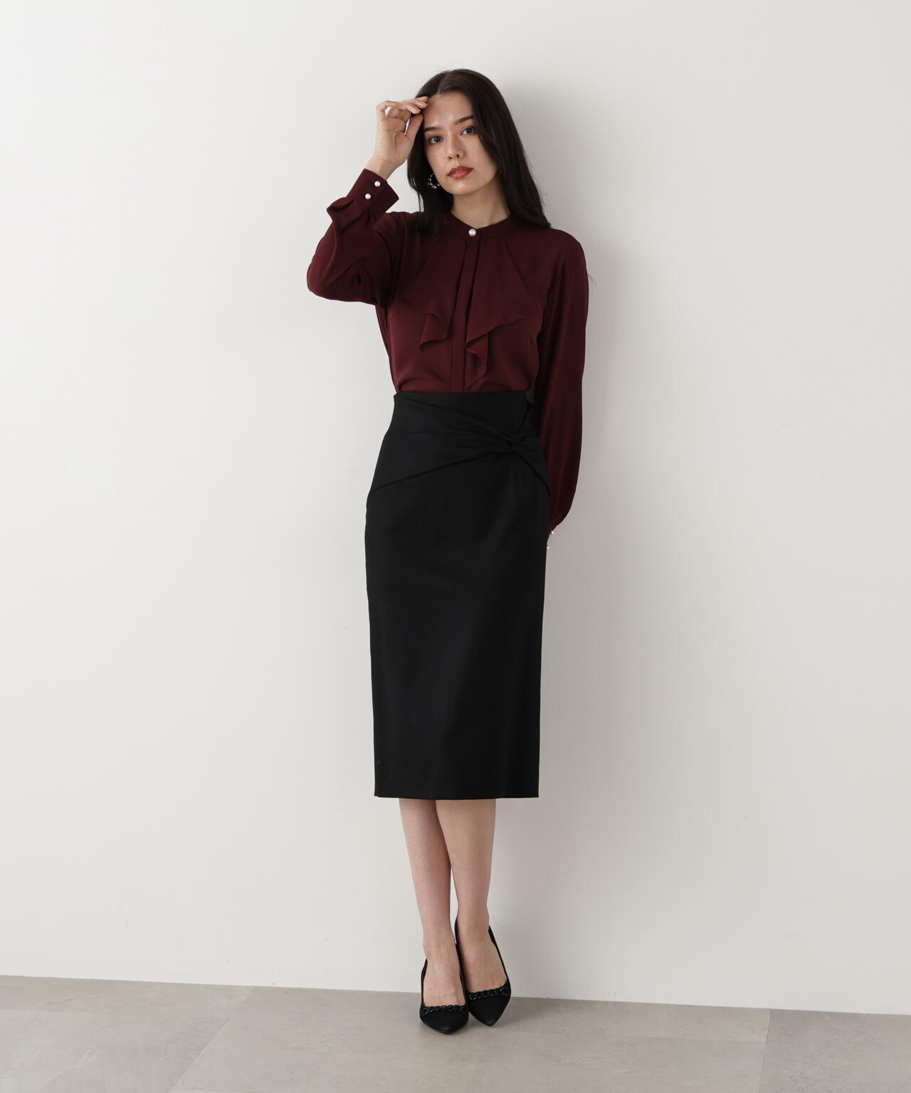 フロントラッフルパール釦ブラウス