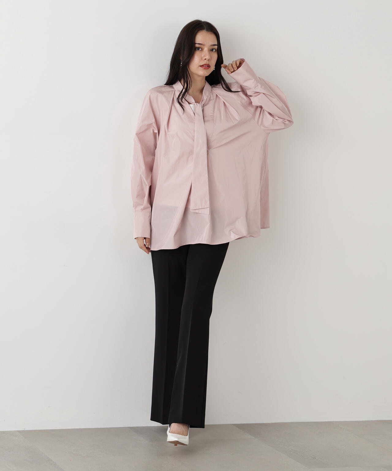 タックフレアボウブラウス