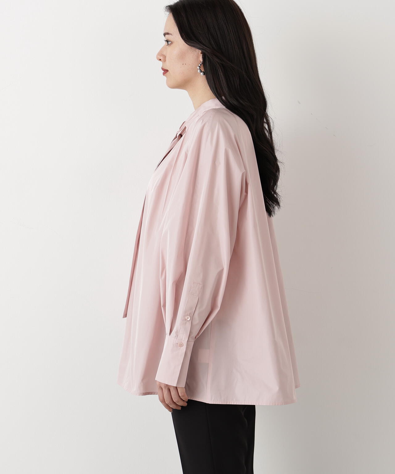 タックフレアボウブラウス