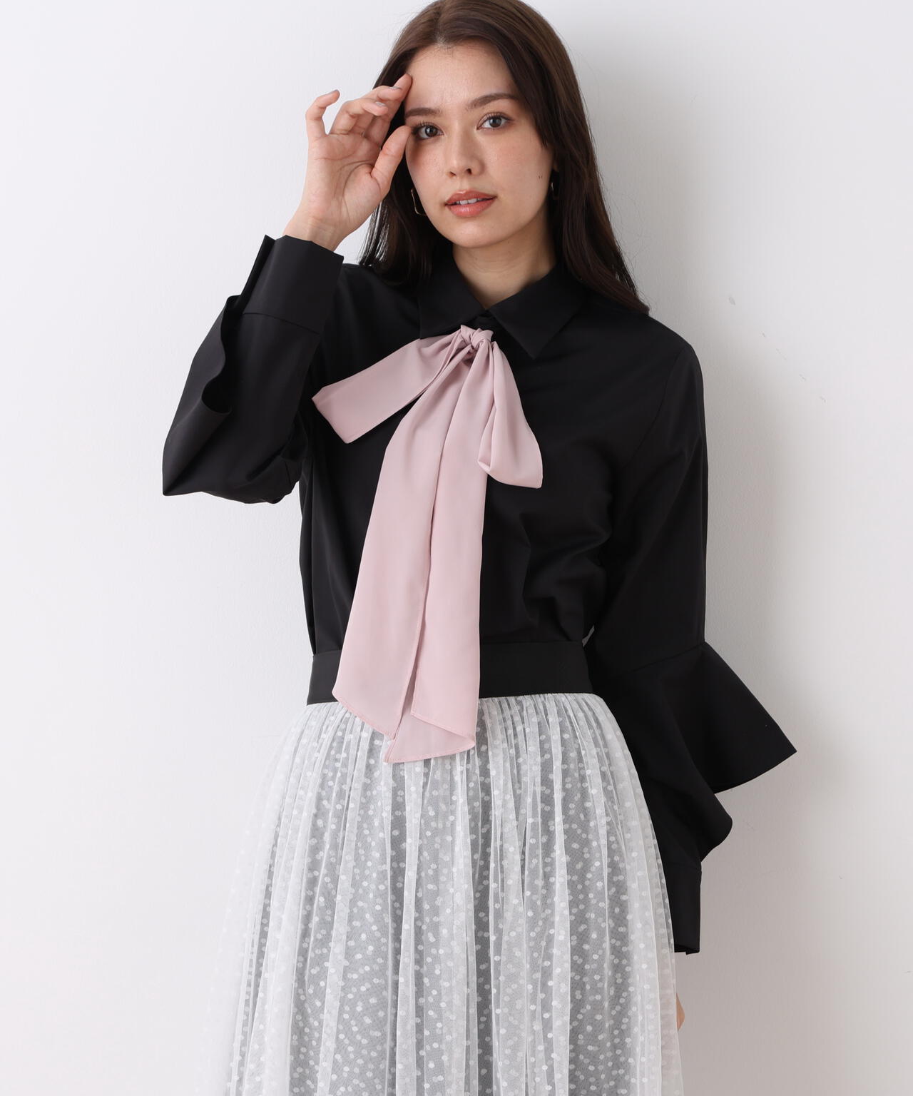 ラッフルスリーブリボンブラウス