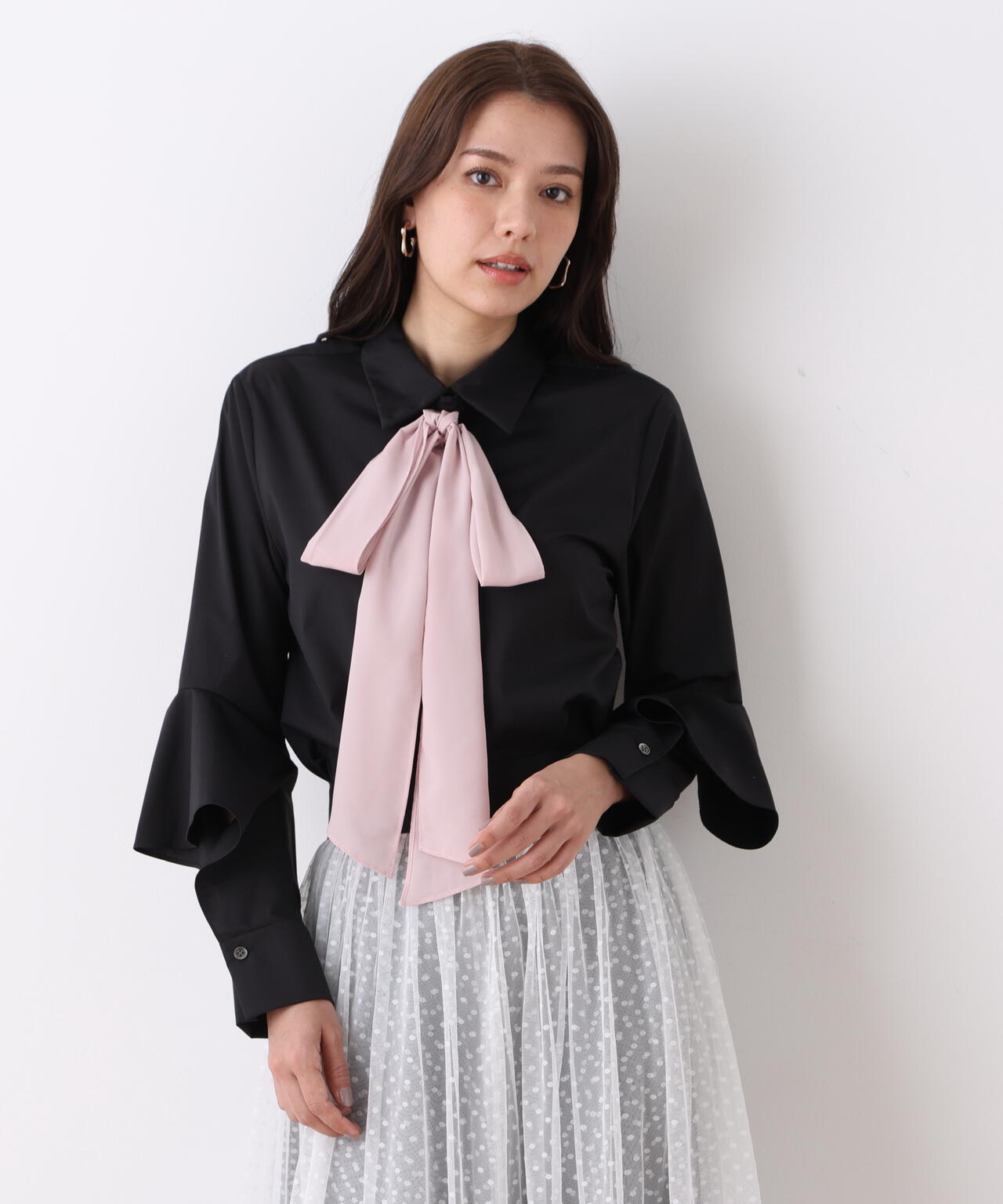 ラッフルスリーブリボンブラウス