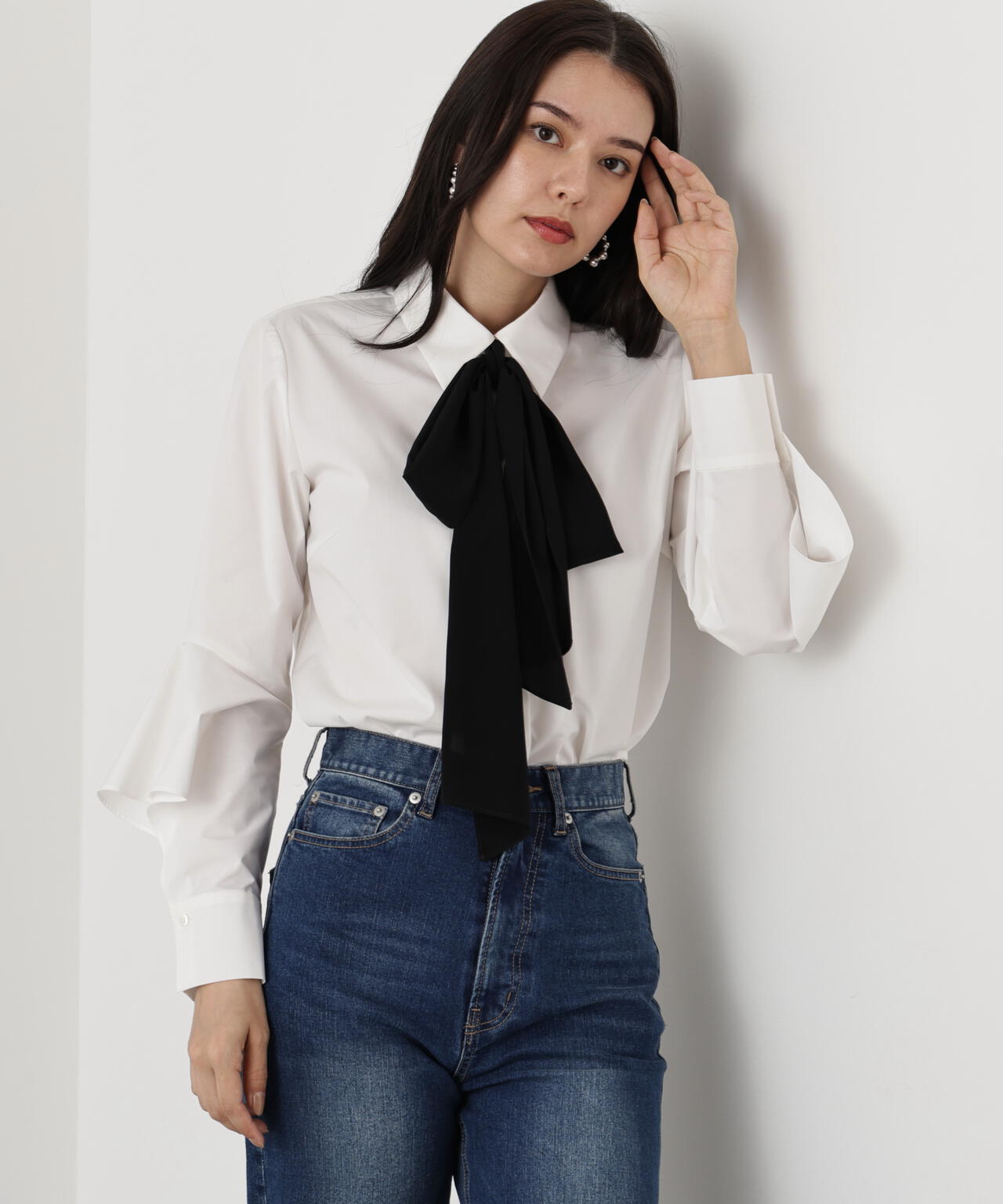 ラッフルスリーブリボンブラウス