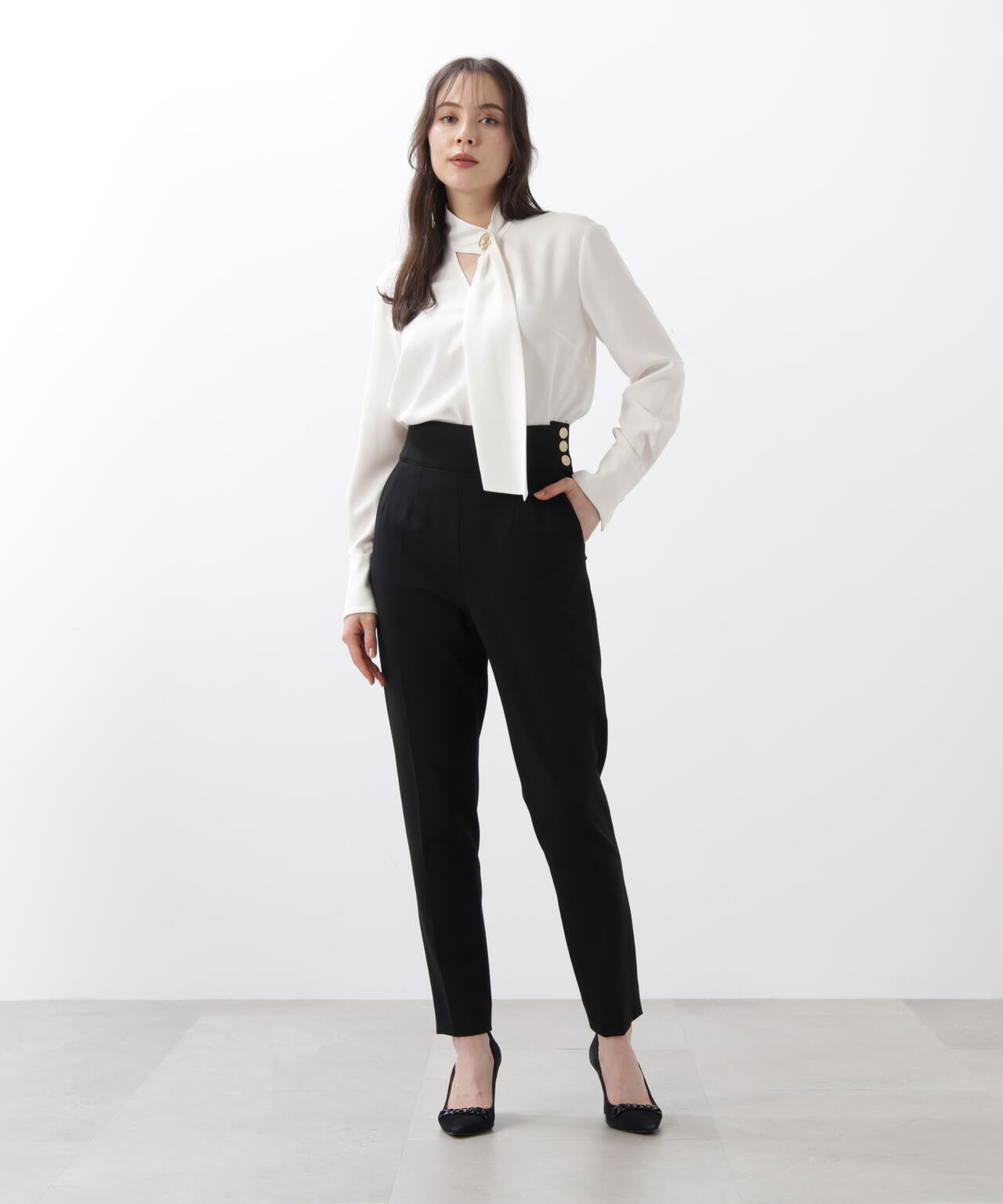 メタル釦ボウタイブラウス | PINKY&DIANNE（ピンキー&ダイアン