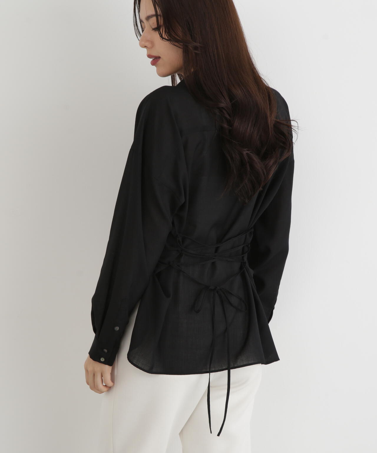 バックレースアップシャツ