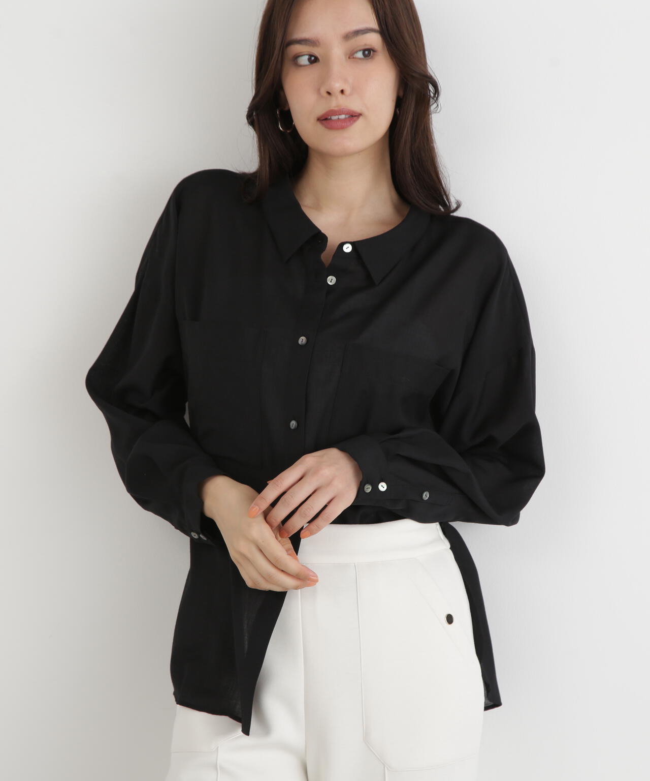 バックレースアップシャツ
