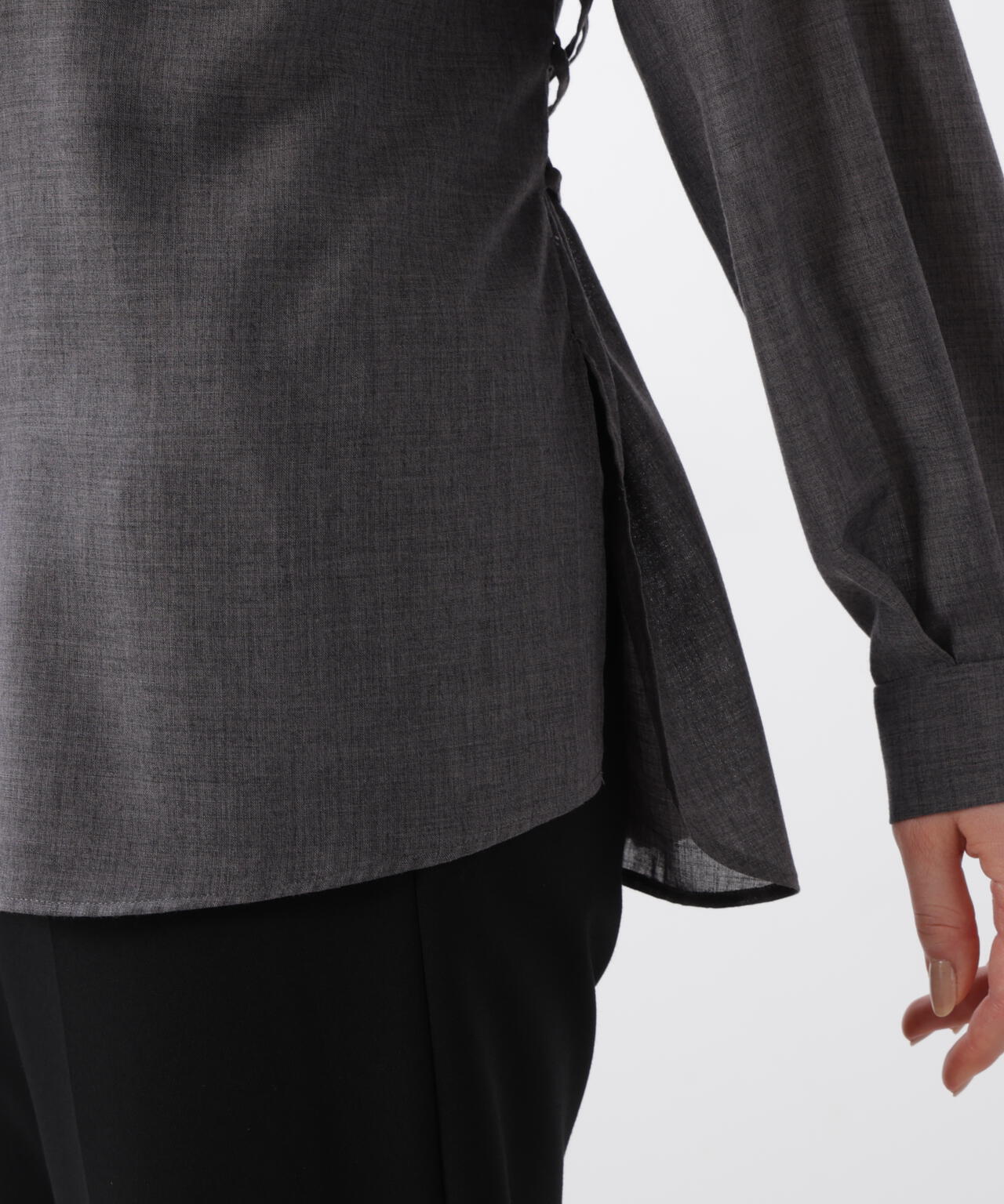 バックレースアップシャツ