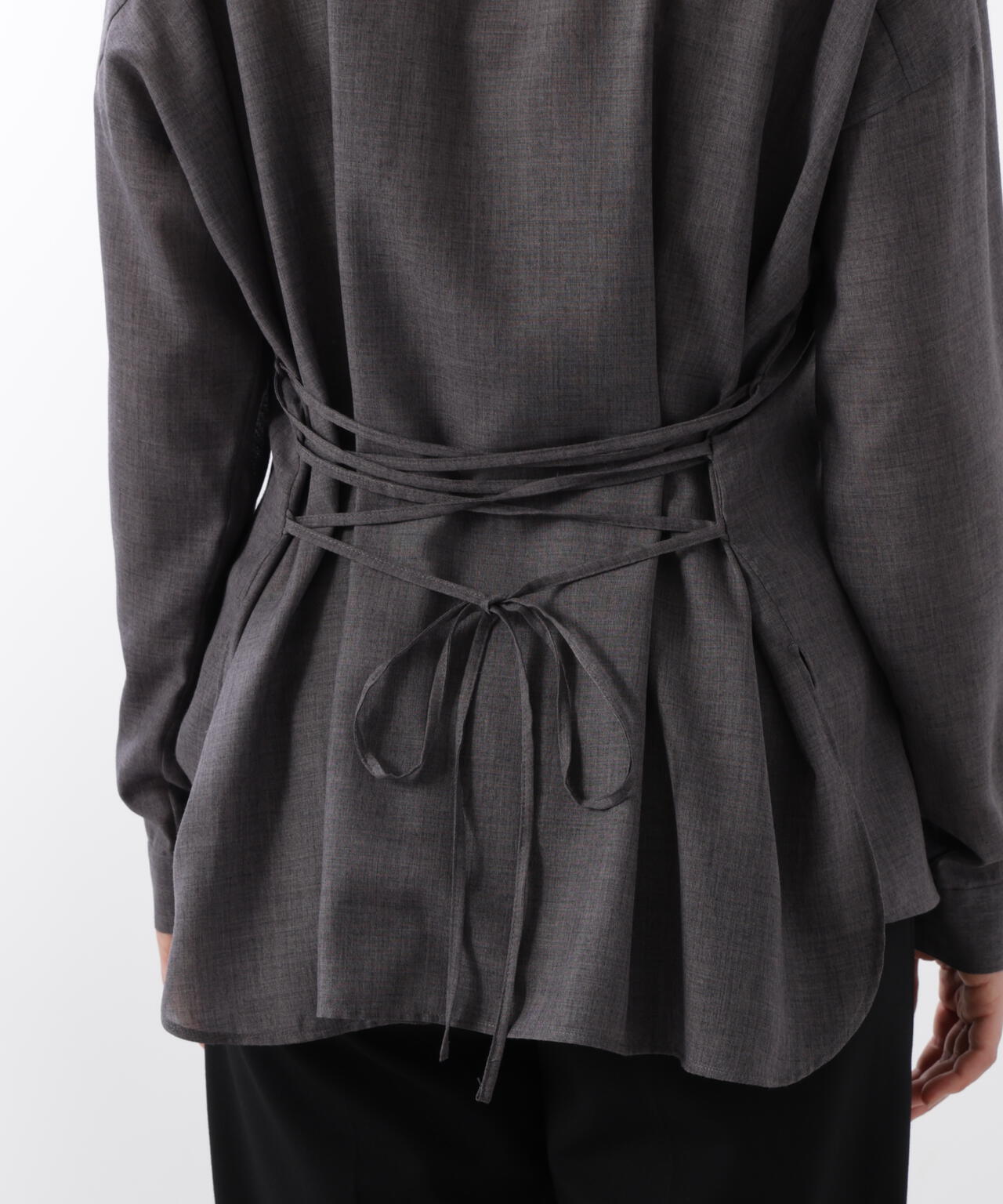 バックレースアップシャツ