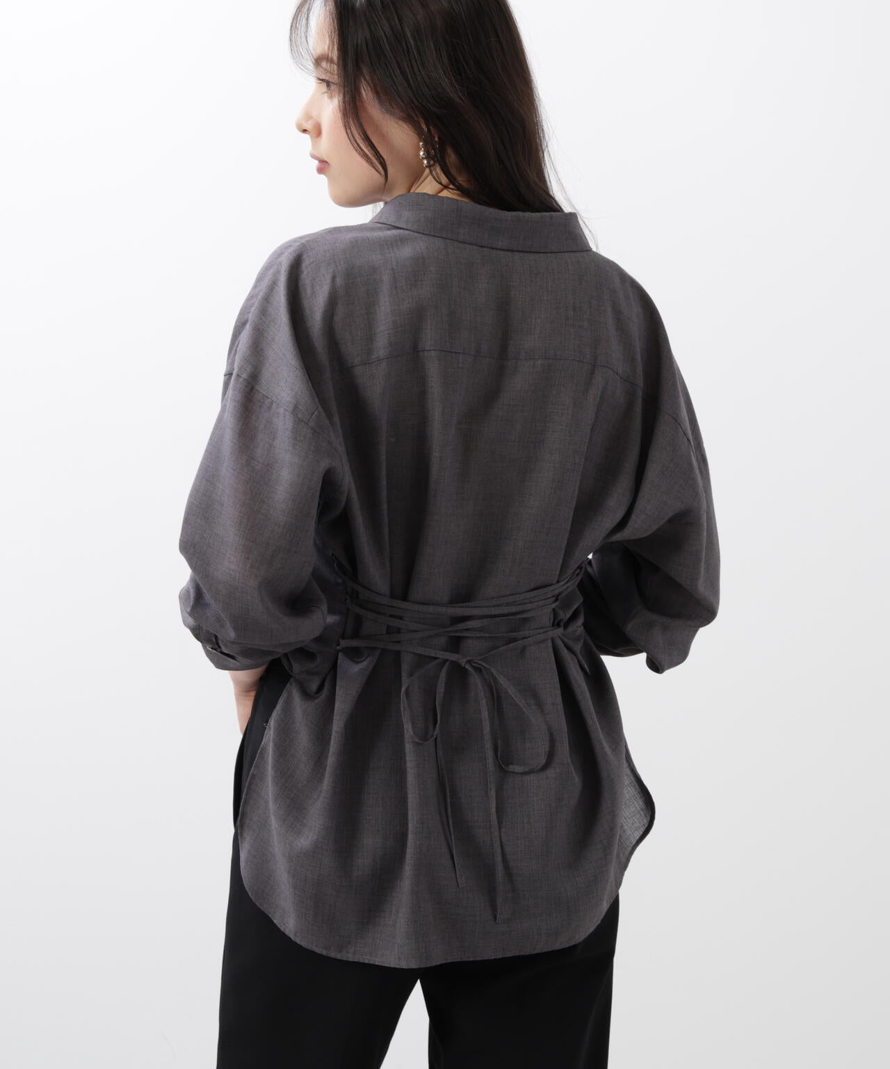 バックレースアップシャツ