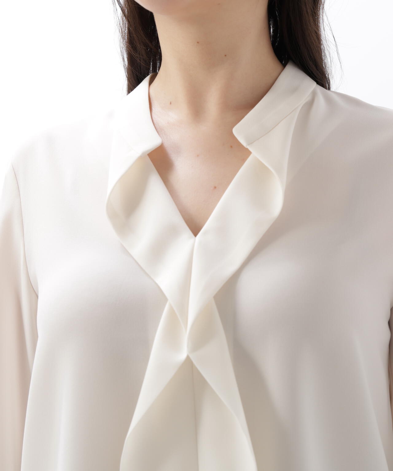 バンドカラーラッフルブラウス