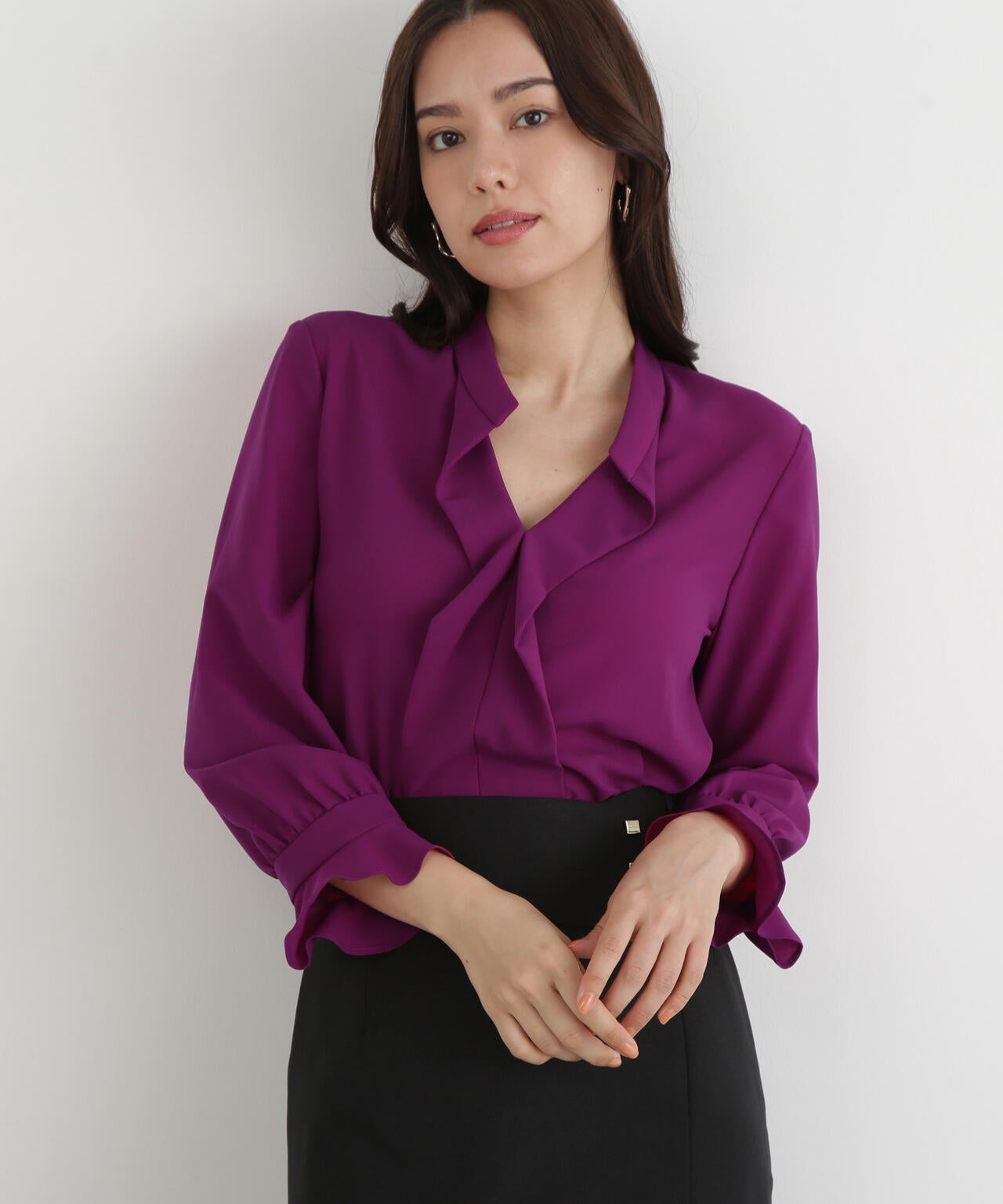 バンドカラーラッフルブラウス