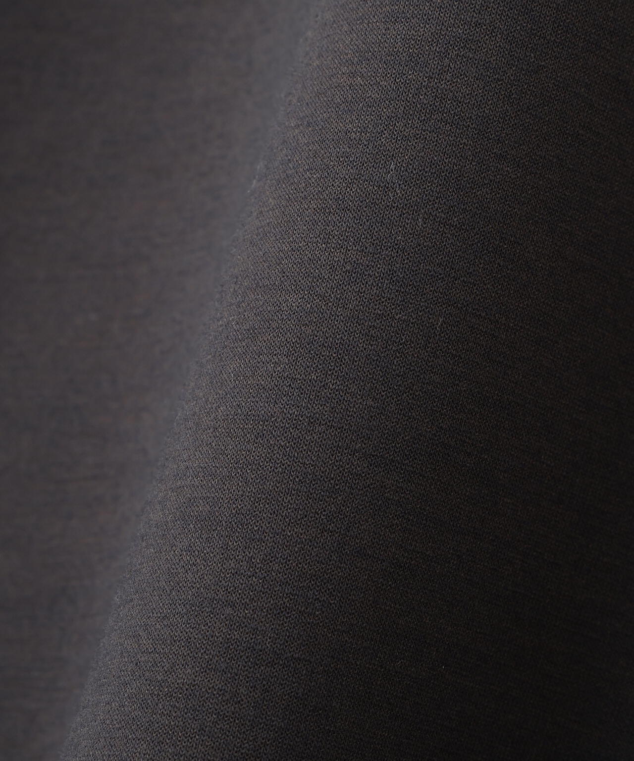 タフタスリーブダンボールトップス