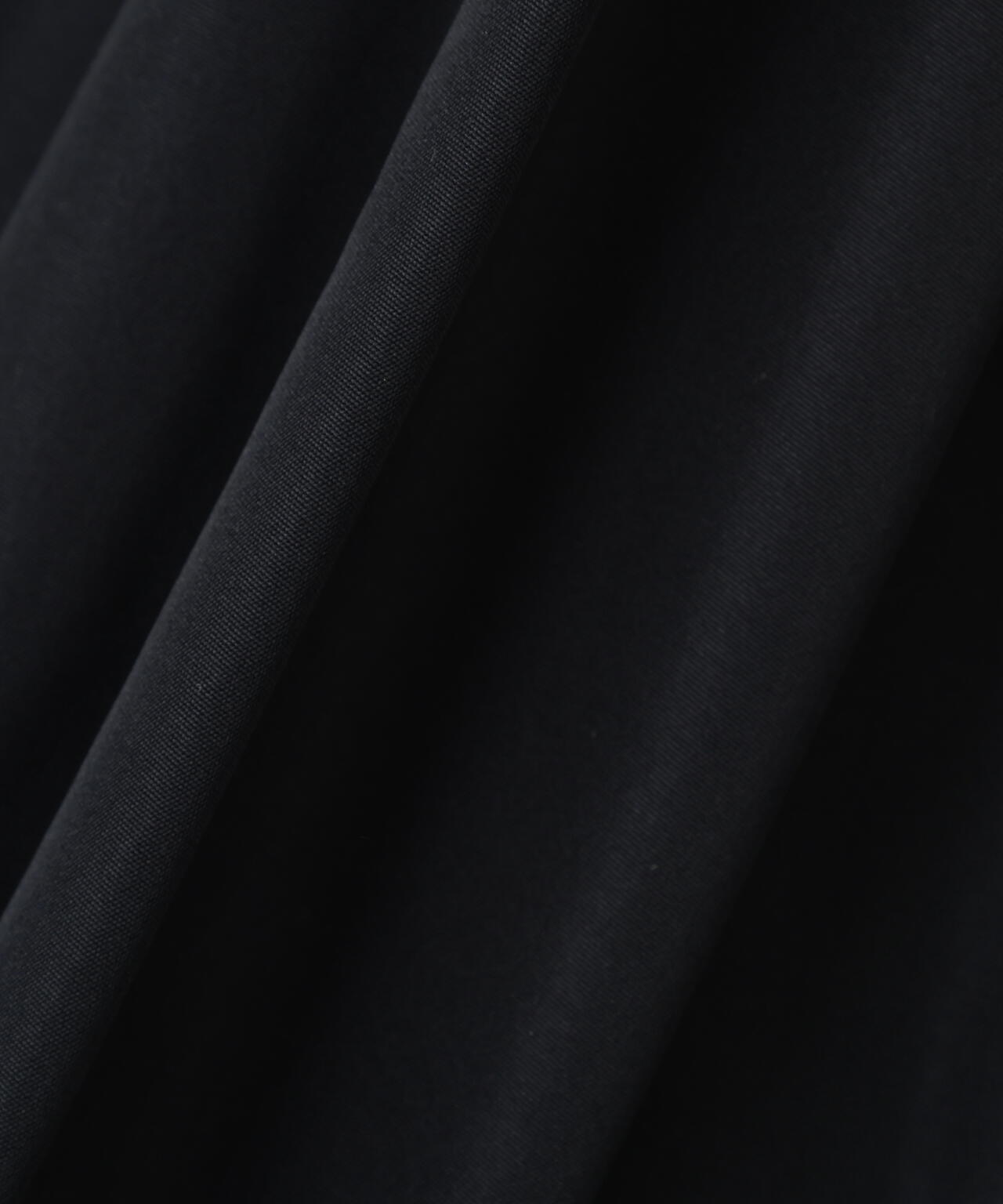 タフタスリーブダンボールトップス