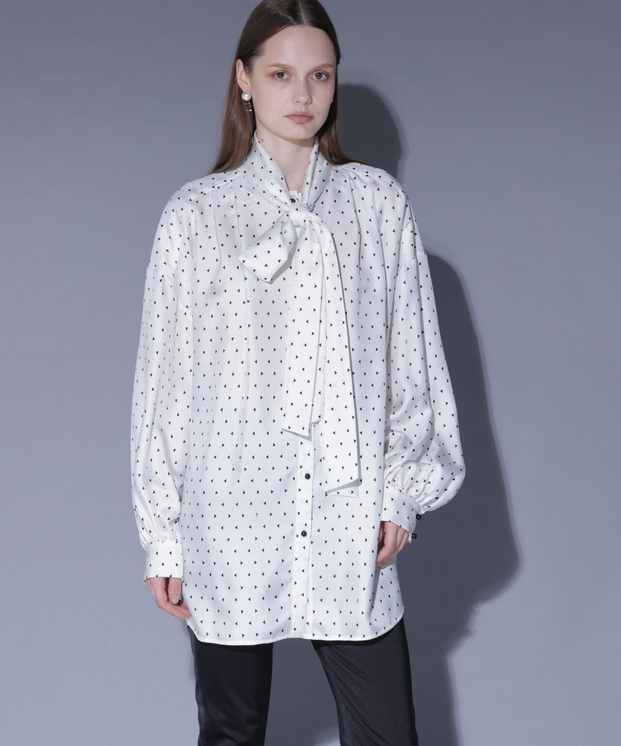 トライアングルプリントブラウス_