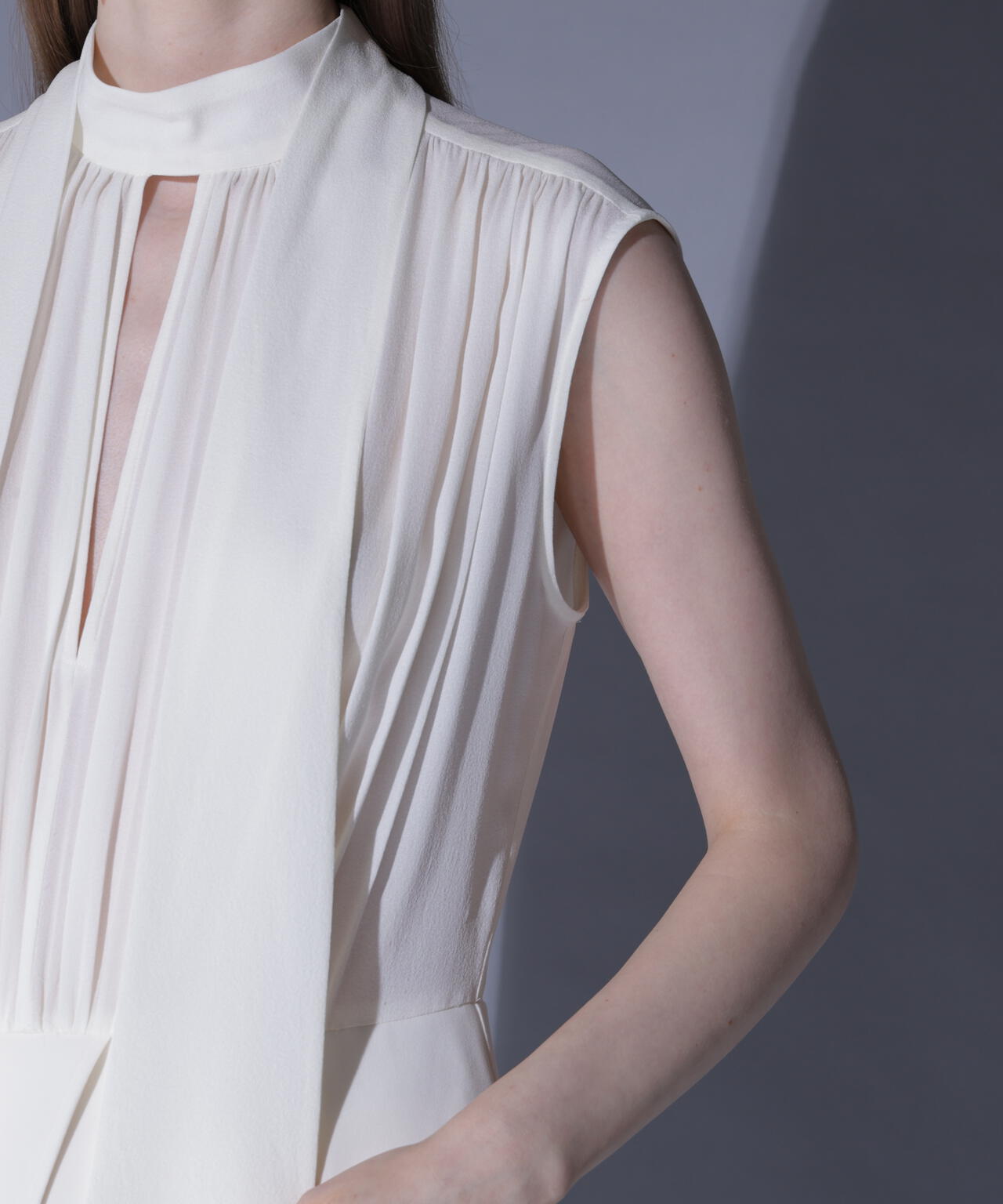 シルクレイヤードペプラムブラウス_