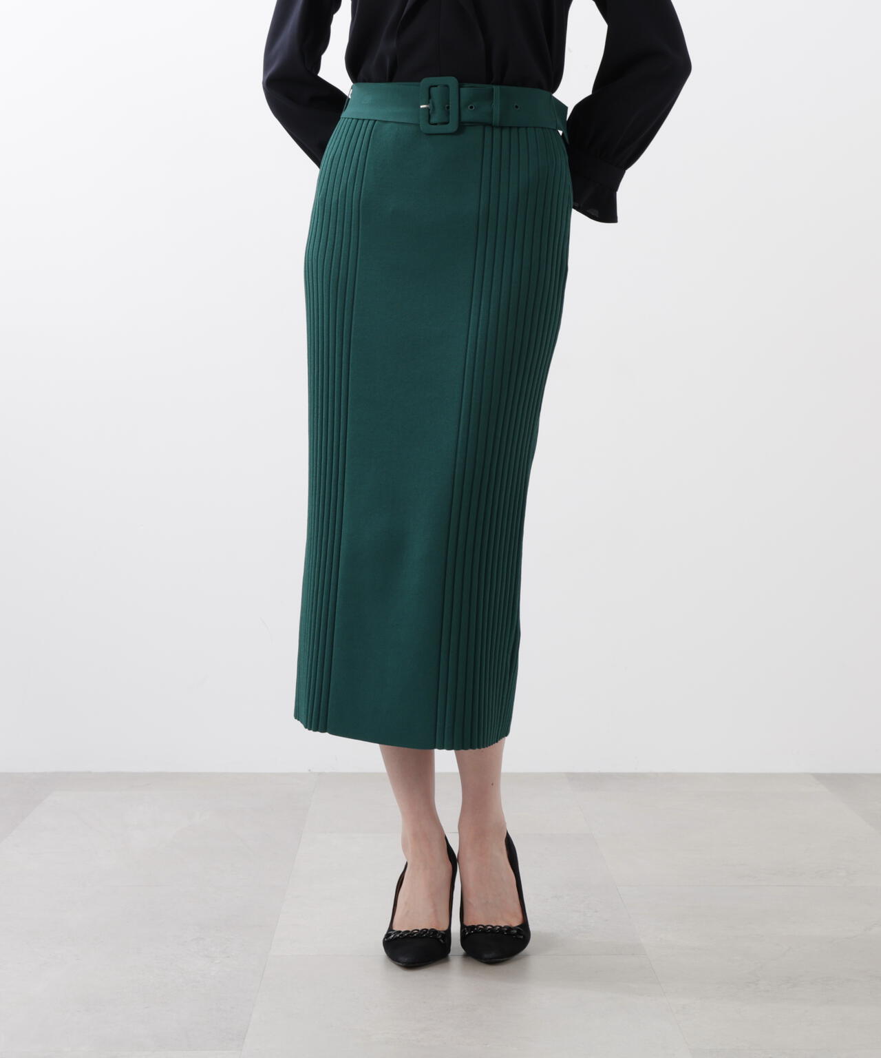 ベルト付き総針ニットタイトスカート