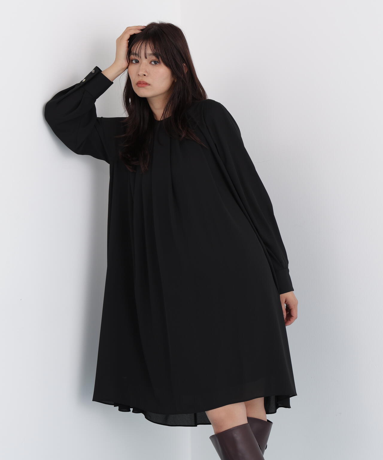 タックフレアジョーゼットワンピース