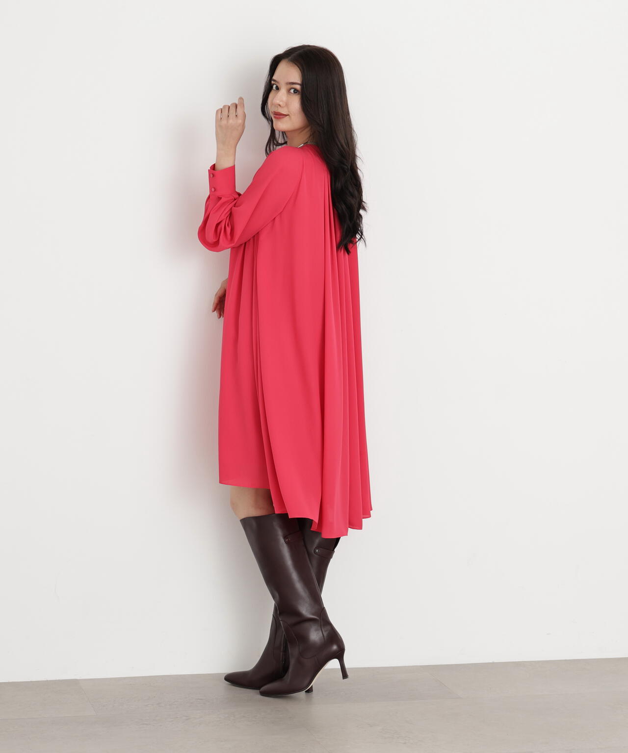 タックフレアジョーゼットワンピース