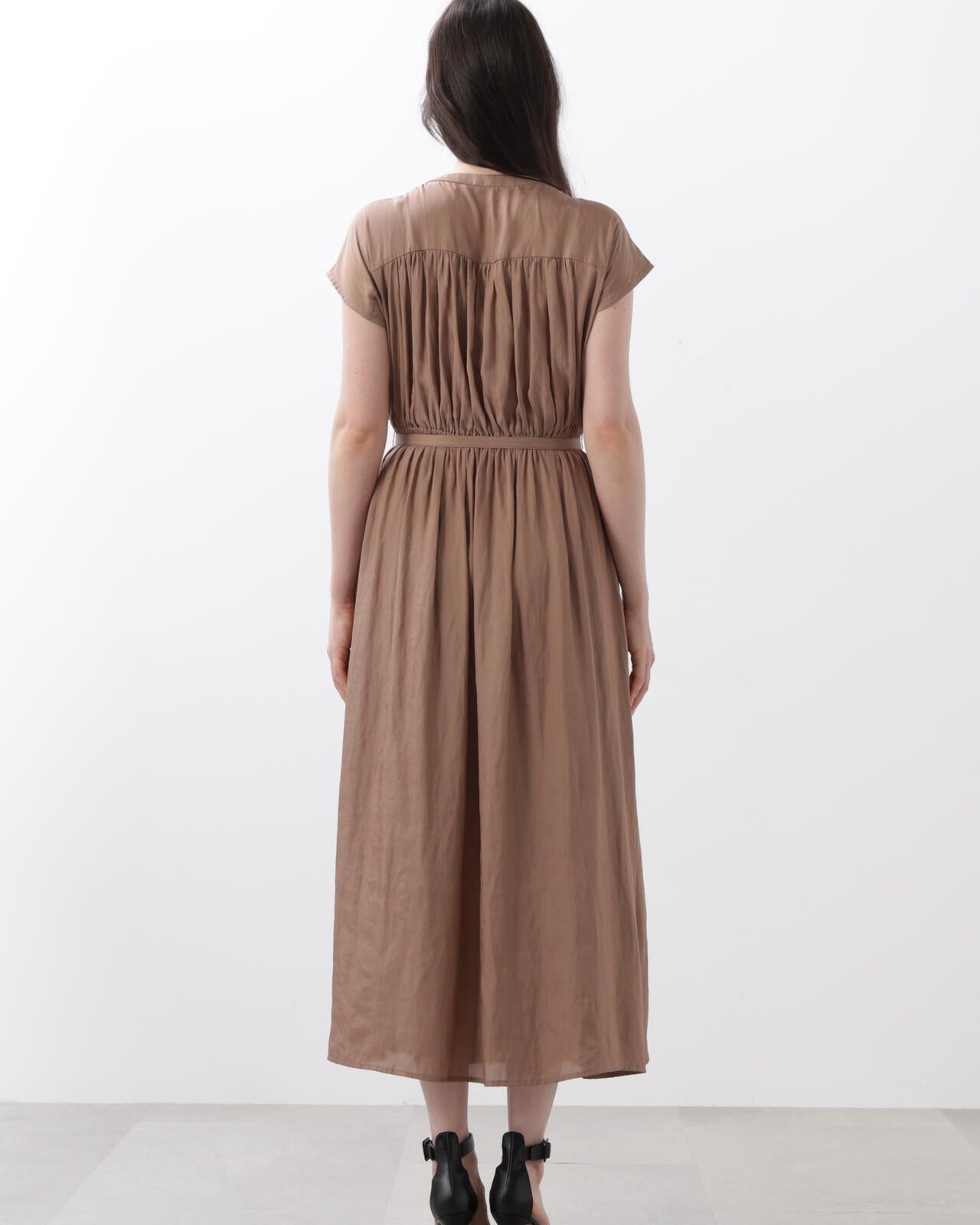 ベルト付きギャザーワンピース