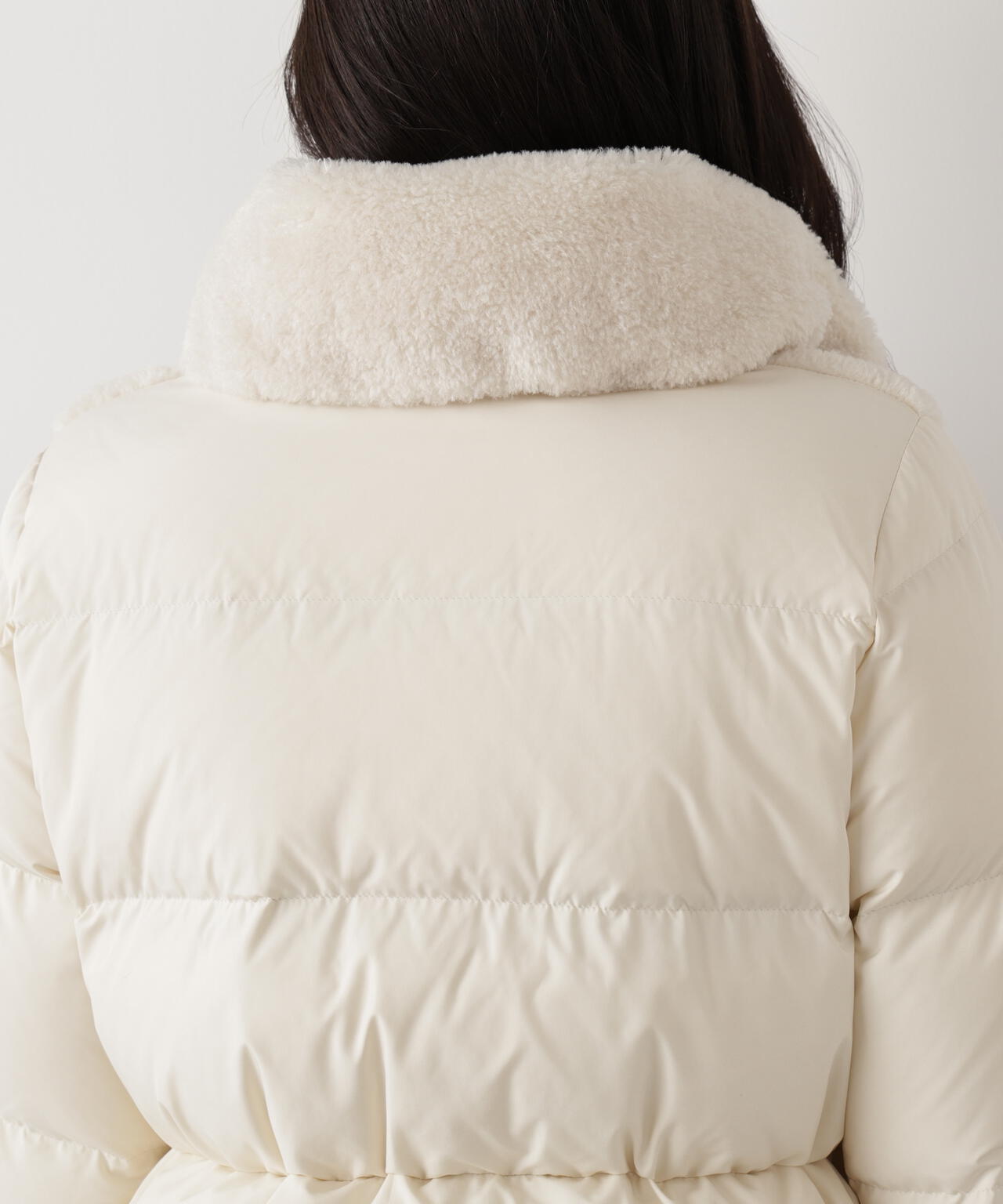 数回着用　ピンキー＆ダイアン　ラクーンファー付きダウン　ペールホワイト ◇タフタロングダウンコート（ダウンジャケット/コート