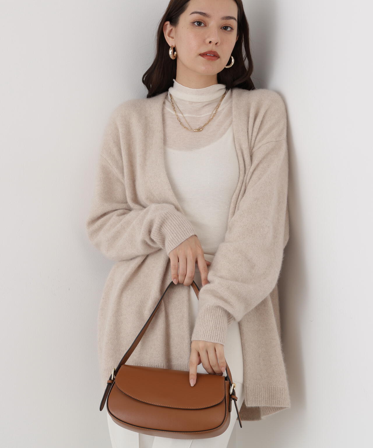 エアリーウールVネックカーディガン