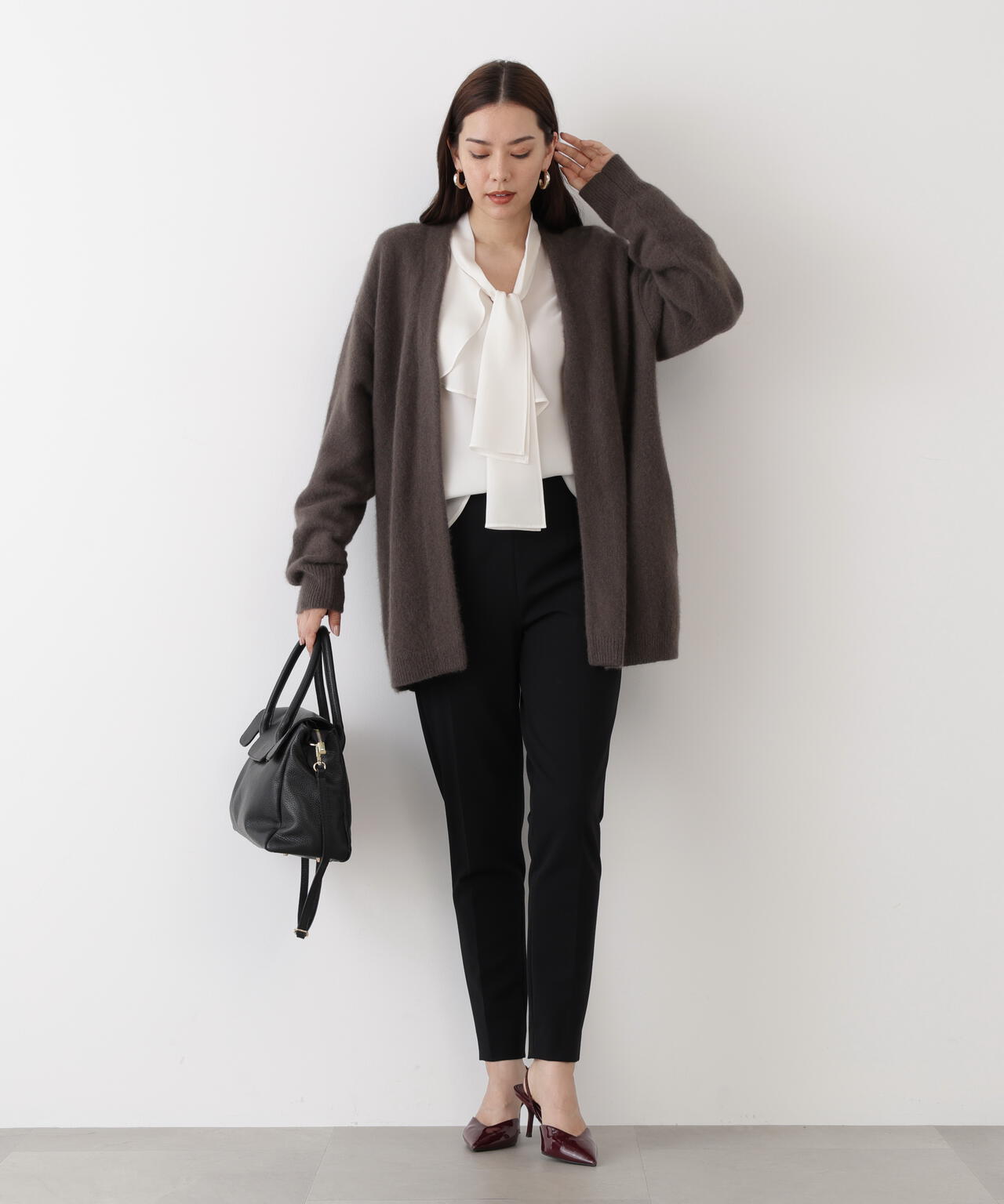 エアリーウールVネックカーディガン