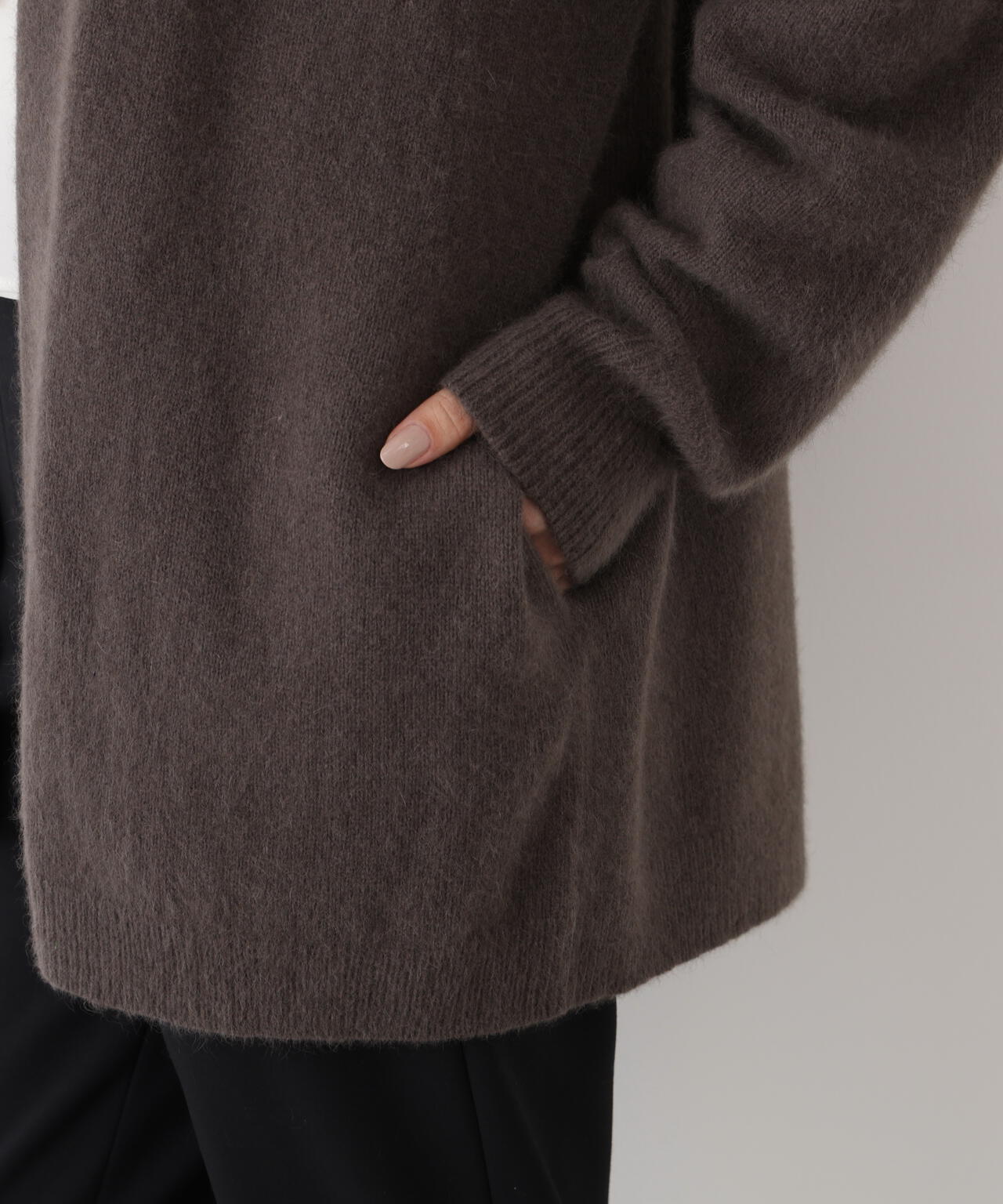 エアリーウールVネックカーディガン