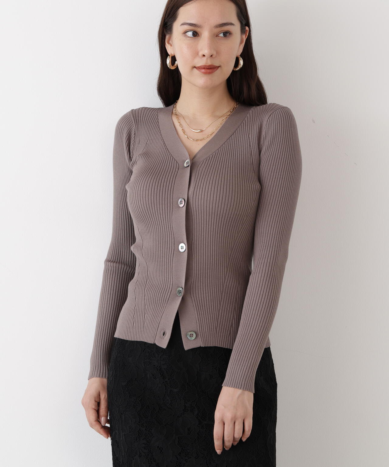 イッセイミヤケ！美品 リブ編みグレーVネックカーディガン イッセイミヤケ！美品 リブ編みグレーVネックカーディガン