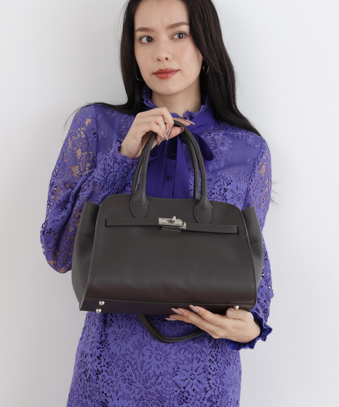 ［AULENTTI］レザートートバッグ