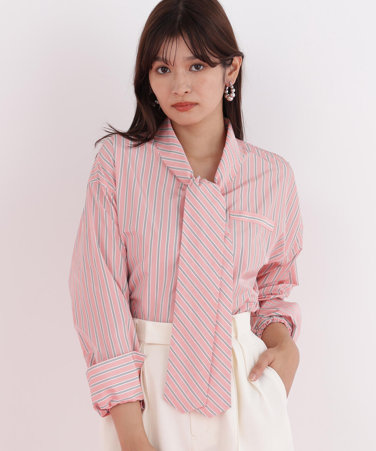 ストライプタイネックシャツ