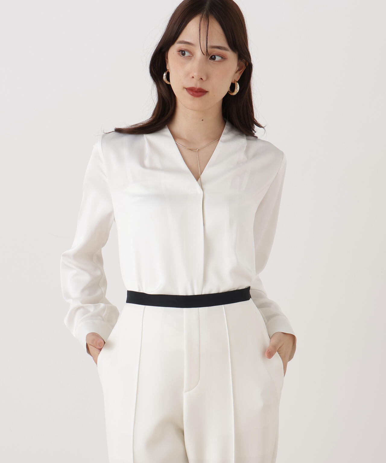 チェーンネックレス付ブラウス | PINKY&DIANNE（ピンキー&ダイアン