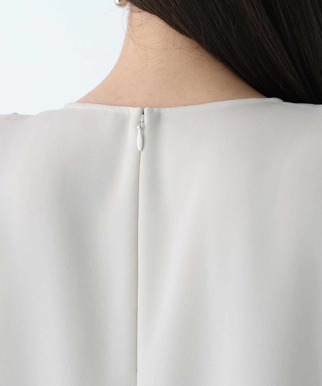 ダブルサテンレイヤードブラウス