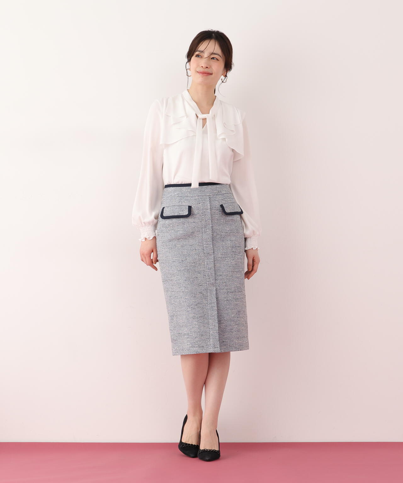 ラッフルボウタイブラウス