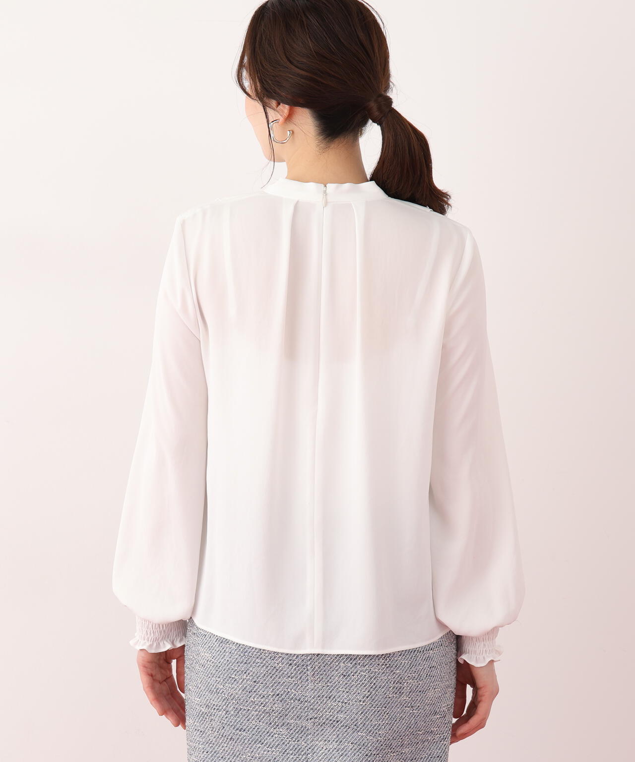 ラッフルボウタイブラウス