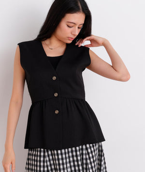 167cm B:82 W: 62H:88 着用サイズ：38