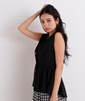 167cm B:82 W: 62H:88 着用サイズ：38