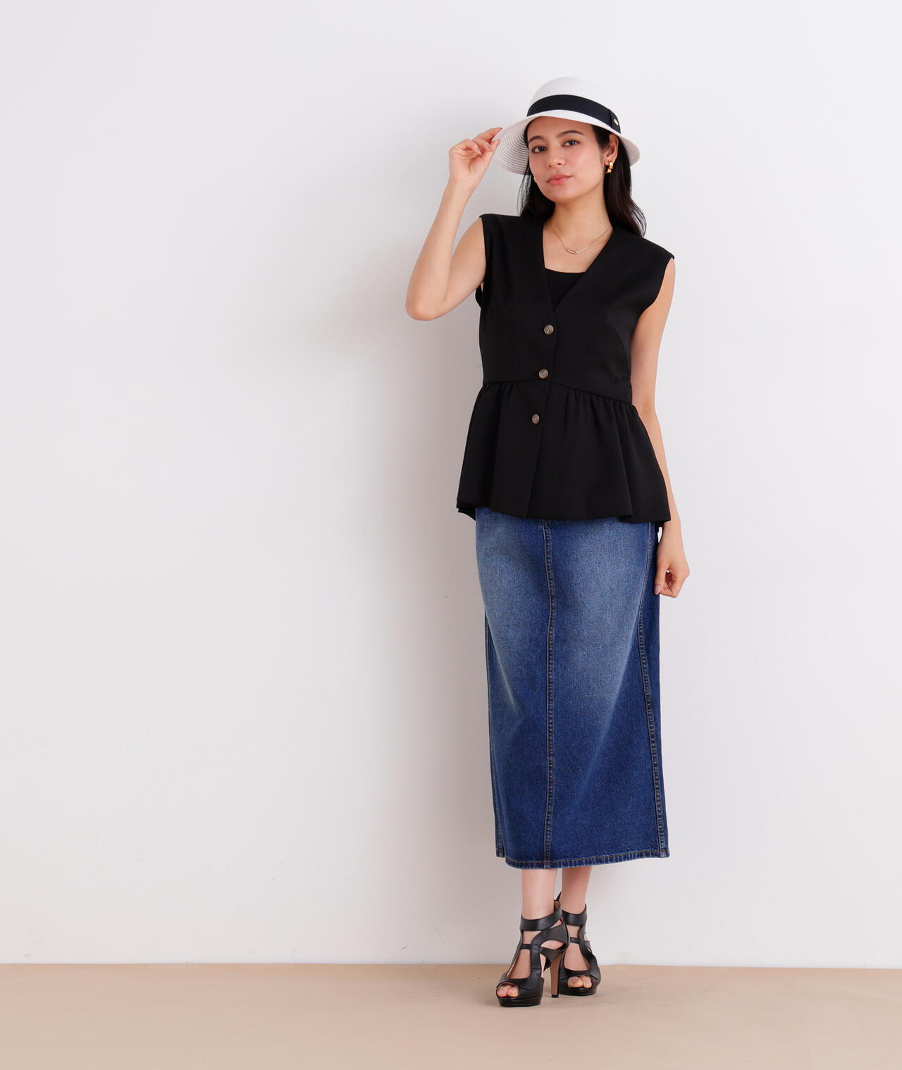 スラブ調ペプラムブラウス