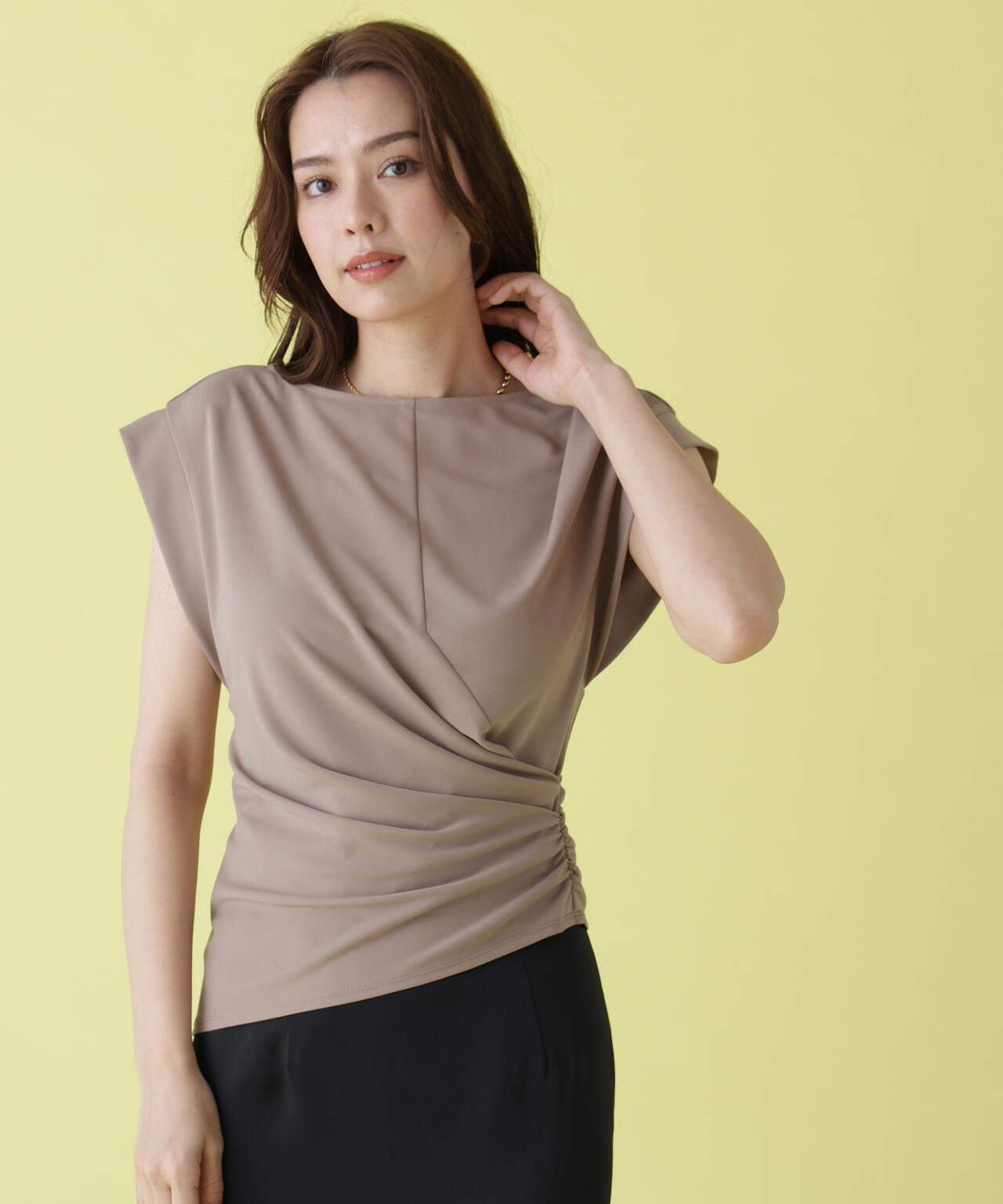マットポンチドレープトップス