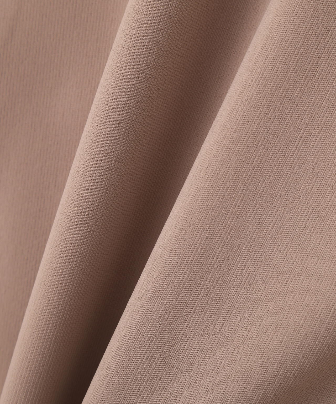 マットポンチドレープトップス