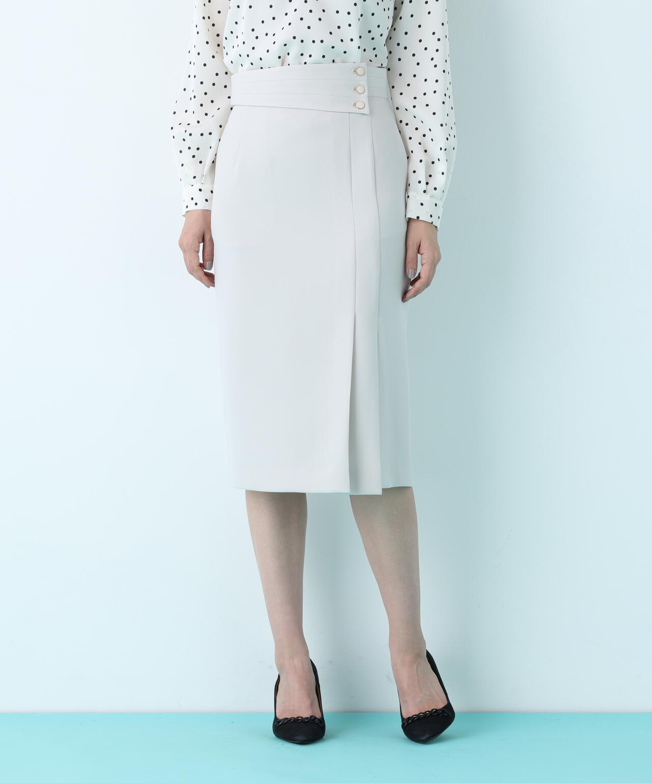 アシンメトリックボタンラップスカート