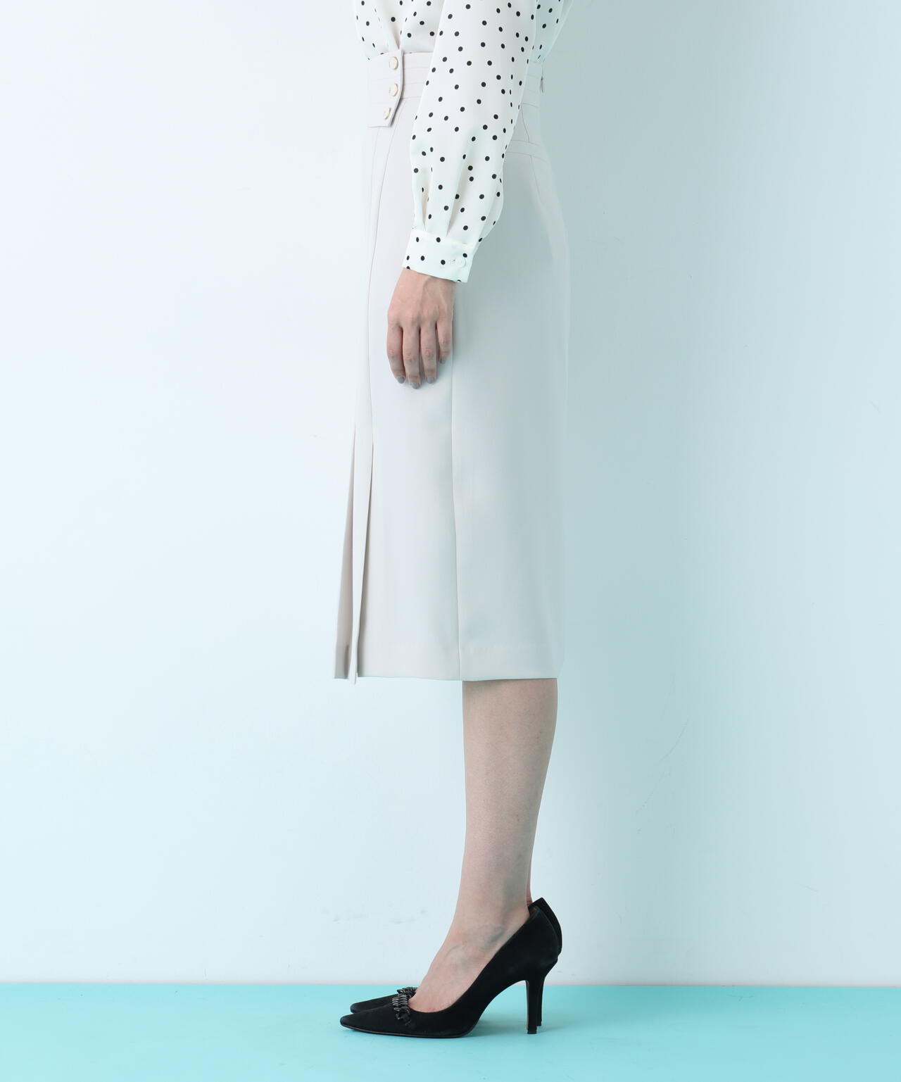 アシンメトリックボタンラップスカート