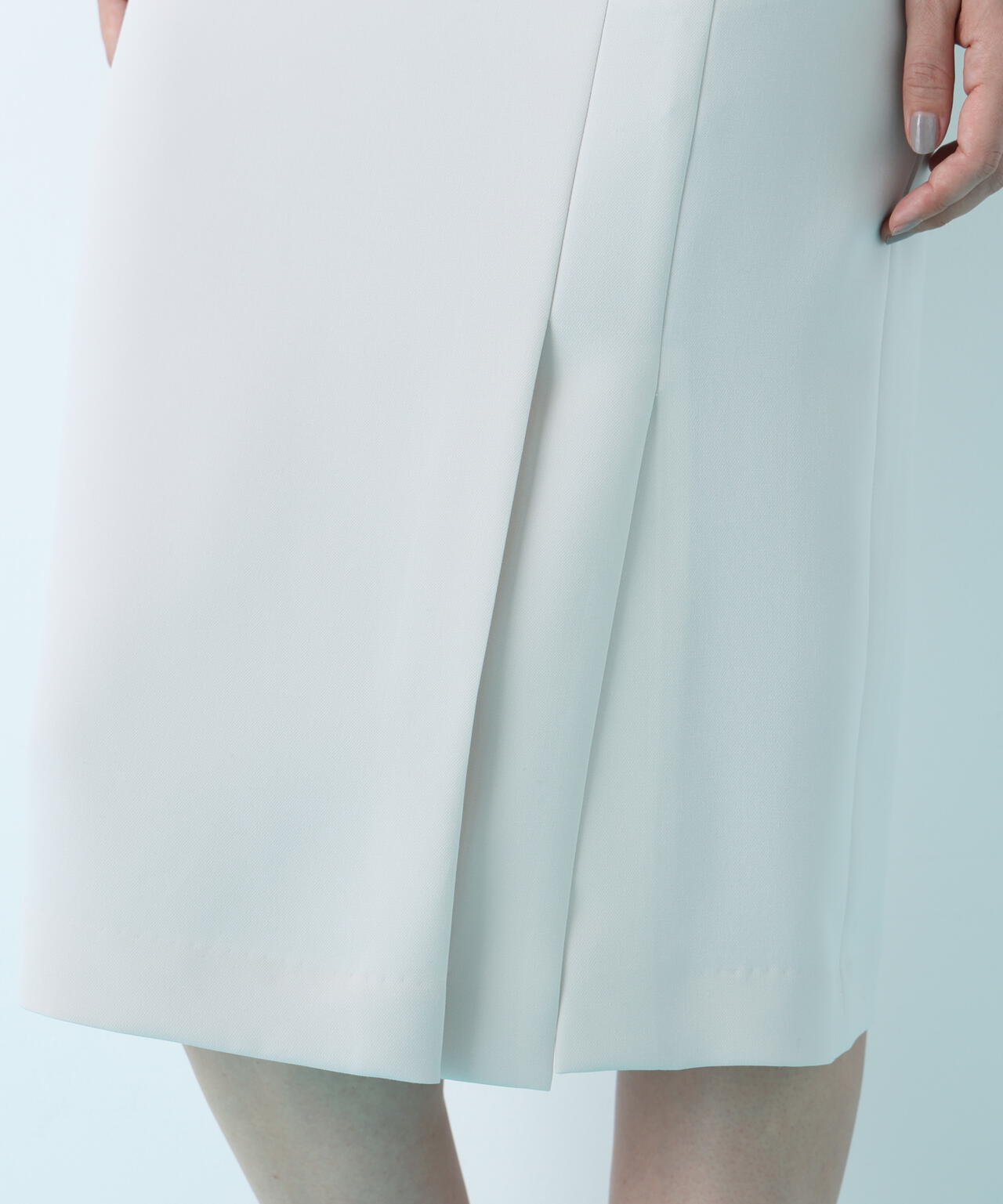 アシンメトリックボタンラップスカート