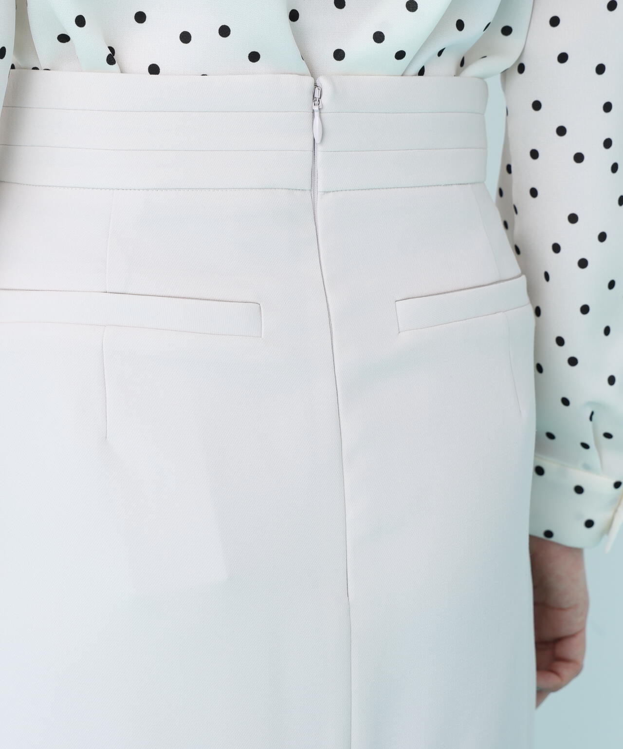 アシンメトリックボタンラップスカート