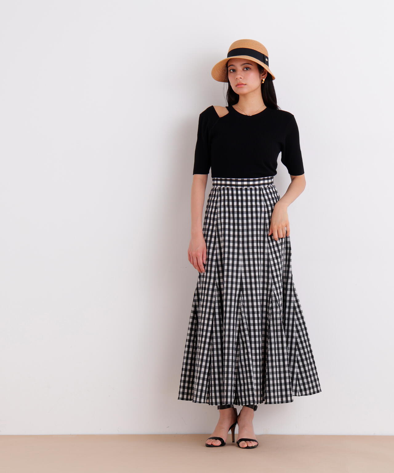 167cm B:82 W: 62H:88 着用サイズ：38