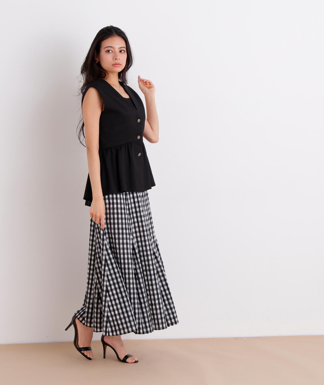 167cm B:82 W: 62H:88 着用サイズ：38